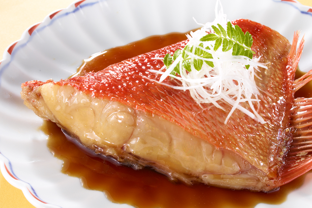 まぶして煮るだけ!金目鯛の煮物